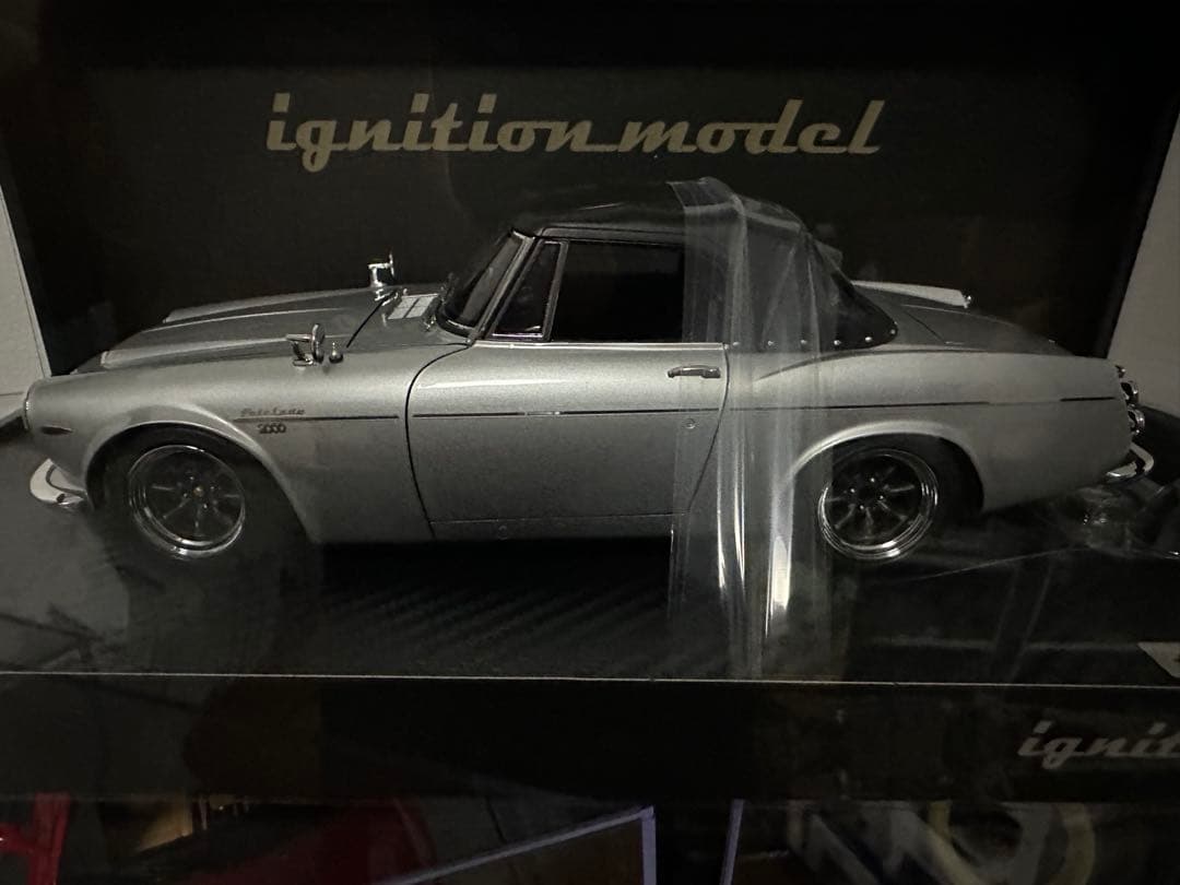 ignitionDATSUN Fairlady 2000GT 1/18 シルバー