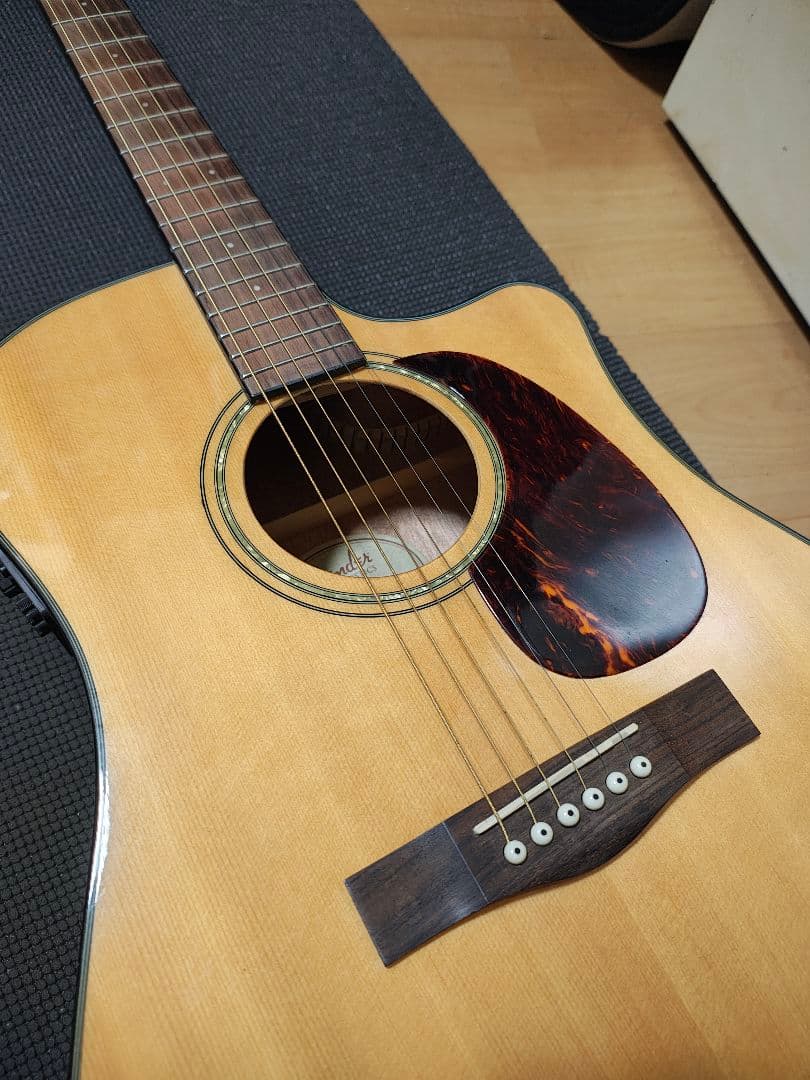 FenderエレアコCD-60CE NAT/美品 ギグケース付