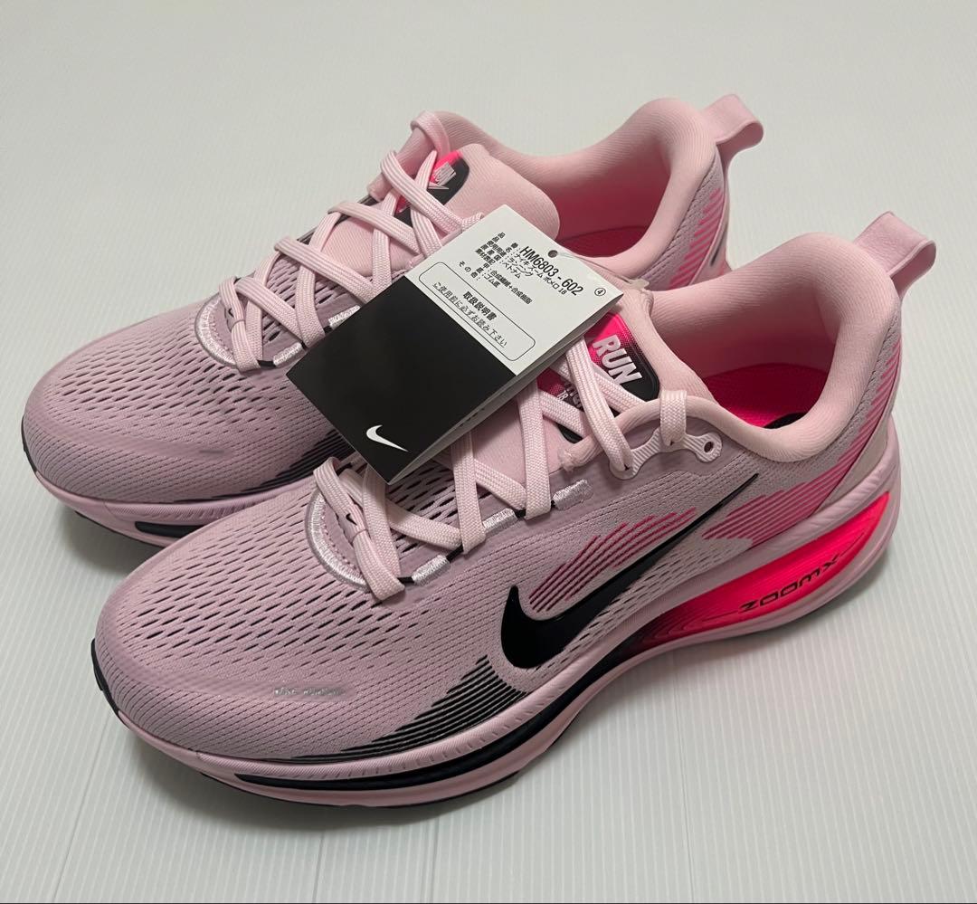 【新品未使用】NIKE ナイキ ボメロ 18 ￼ランニングシューズ ピンク
