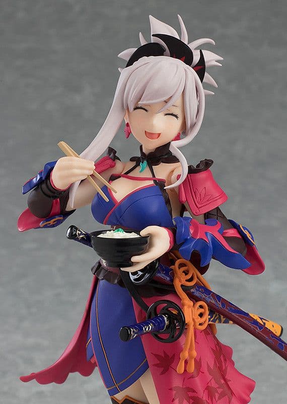 figma セイバー / 宮本武蔵【未開封】
