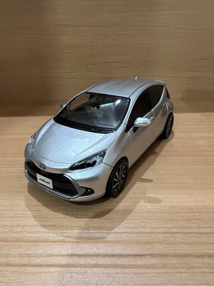 トヨタ アクア 1/30 非売品 カラーサンプル ミニカー　3個セット