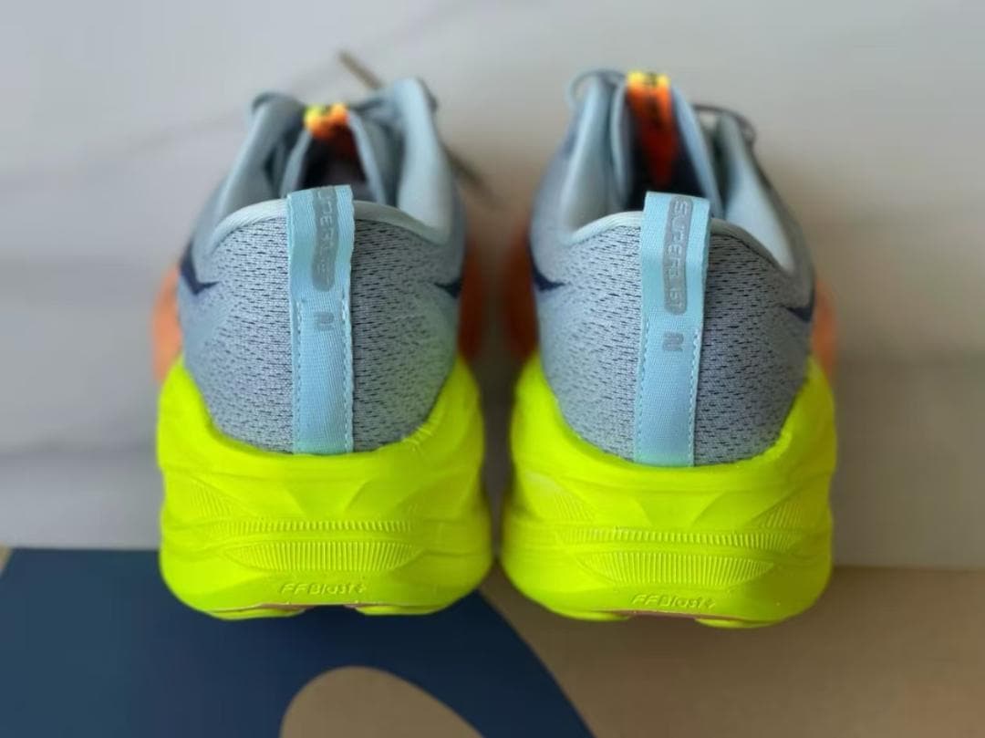 ウォーキング・ランニングウェア Asics superblast 2 28cm