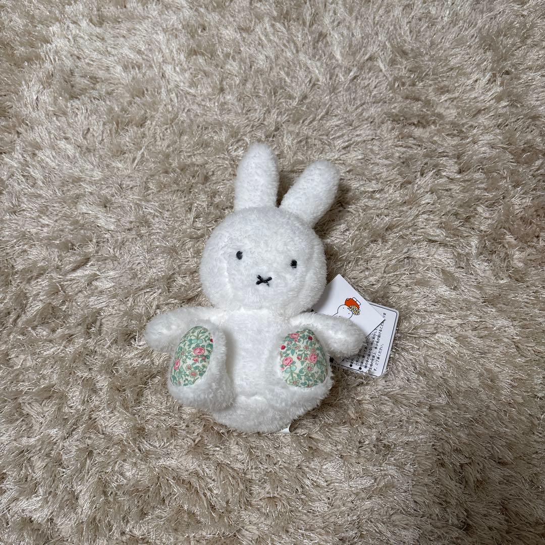 フラワーミッフィー 着せかえ　ほわほわぬいぐるみ　ドレス付き