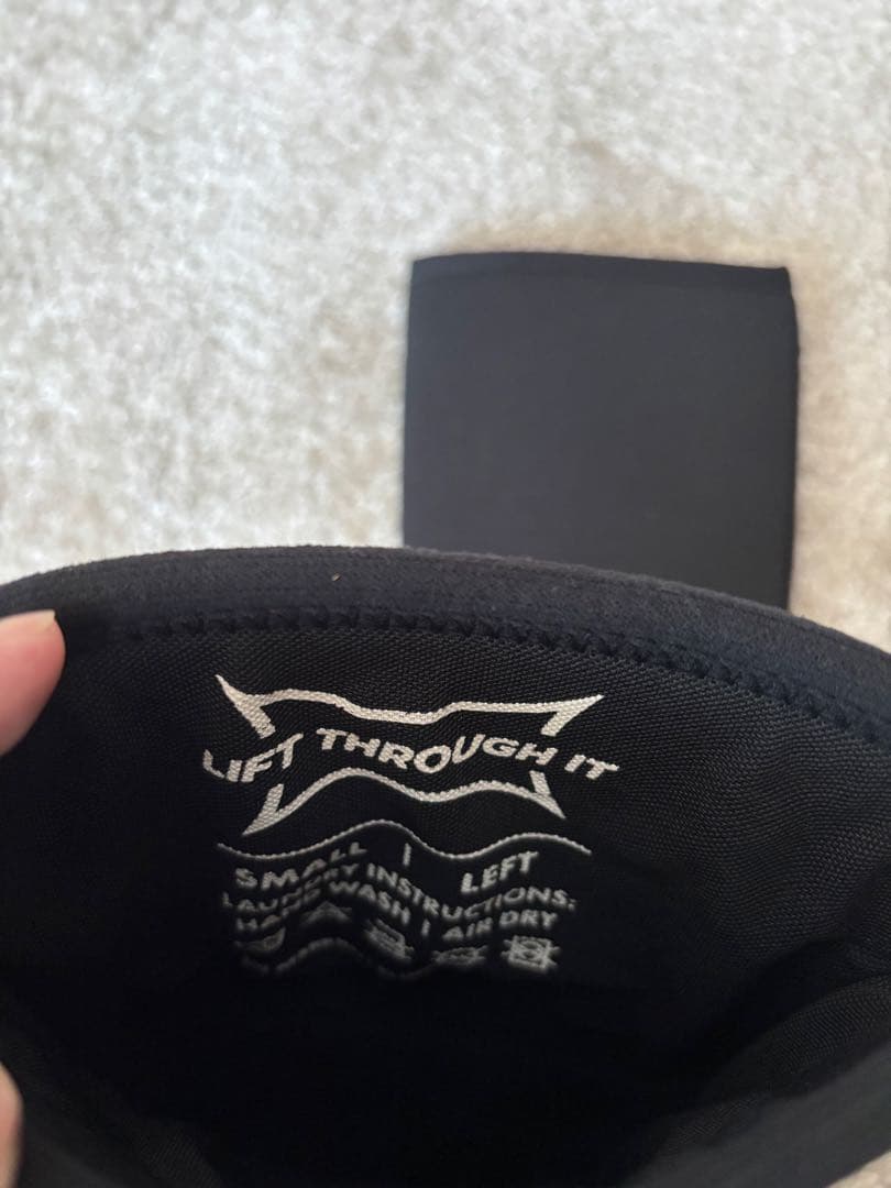SLINGSHOT ストロング ニースリーブ Sサイズ