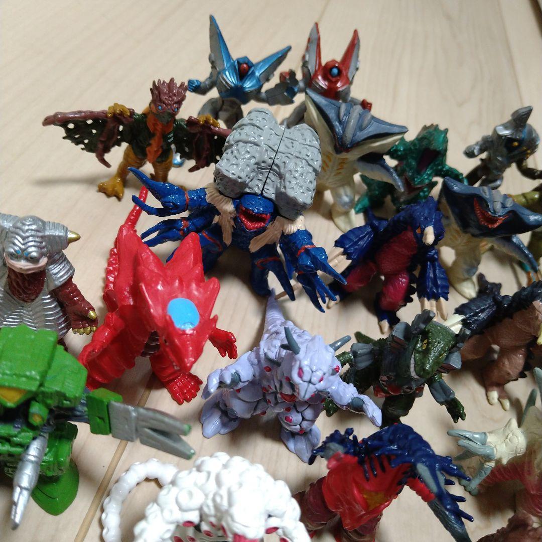 ウルトラマン　ウルトラモンスター超全集　セット　フィギュア　怪獣