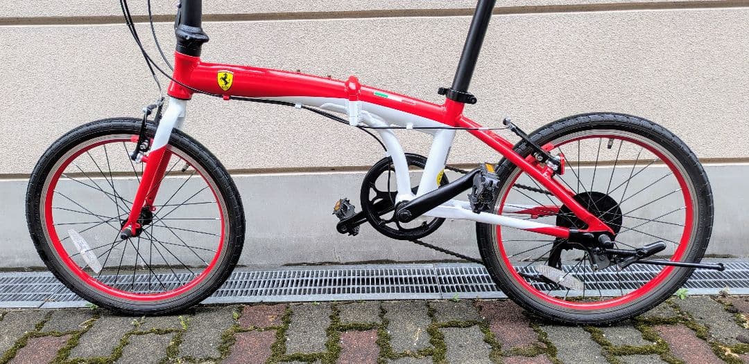 【富裕層向けジョーク】フェラーリ Ferrari 折りたたみ自転車 488GTB