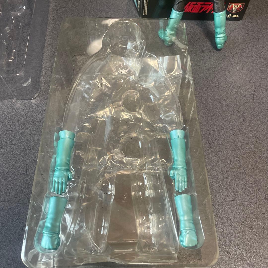 RAH220 仮面ライダー フィギュア 交換用スーツ付き（1／8 ？）