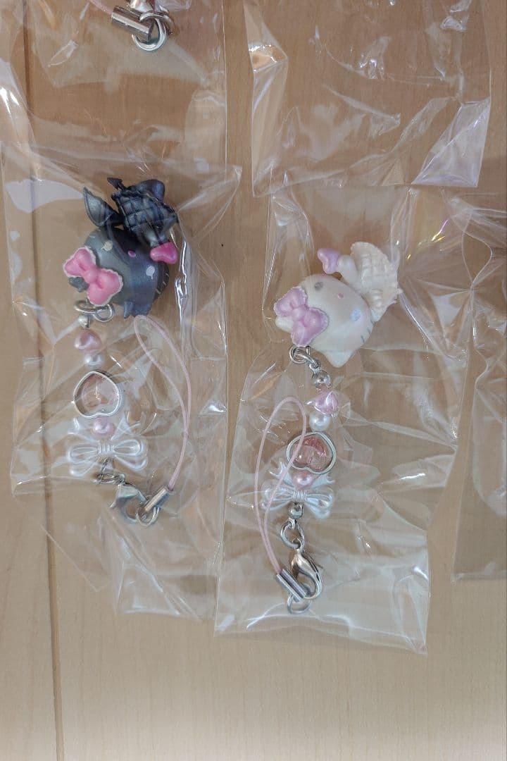 ♡新品♡キティ　エンジェル&デビル　シークレットストラップセット