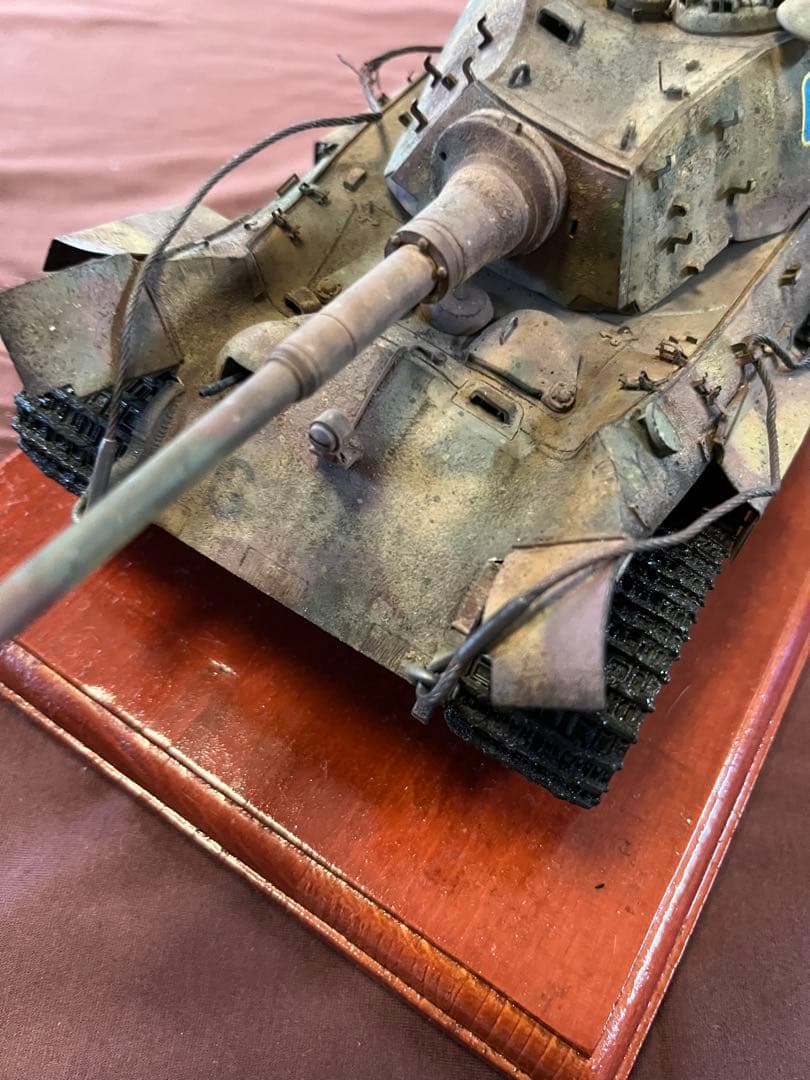 1/35 破壊されたキングタイガー戦車