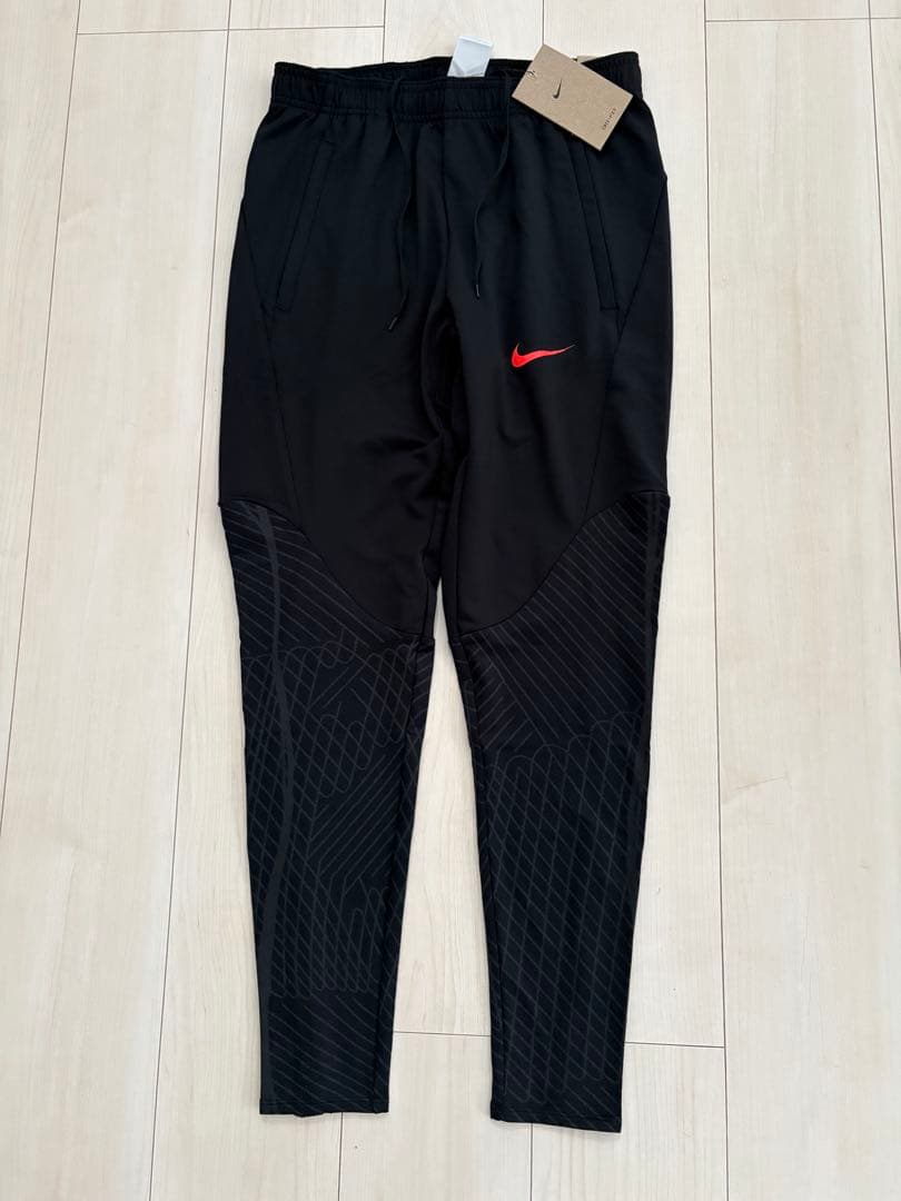 新品タグ付　NIKE ナイキ　ストライク パンツ　Sサイズ　サッカー　フットサル