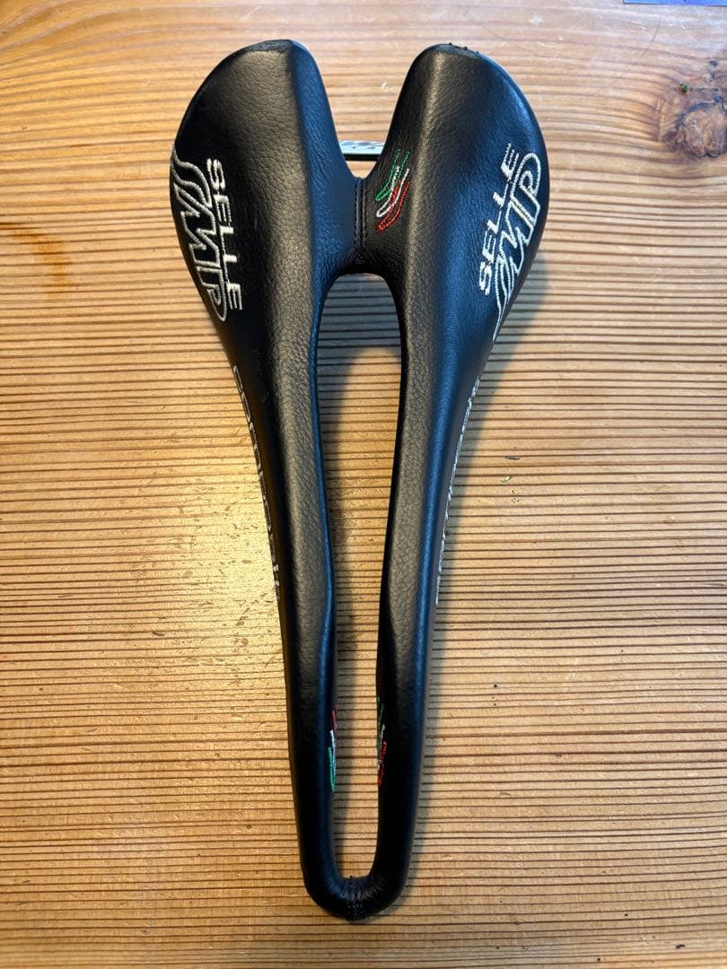 Selle SMP ブラック サドル 169g
