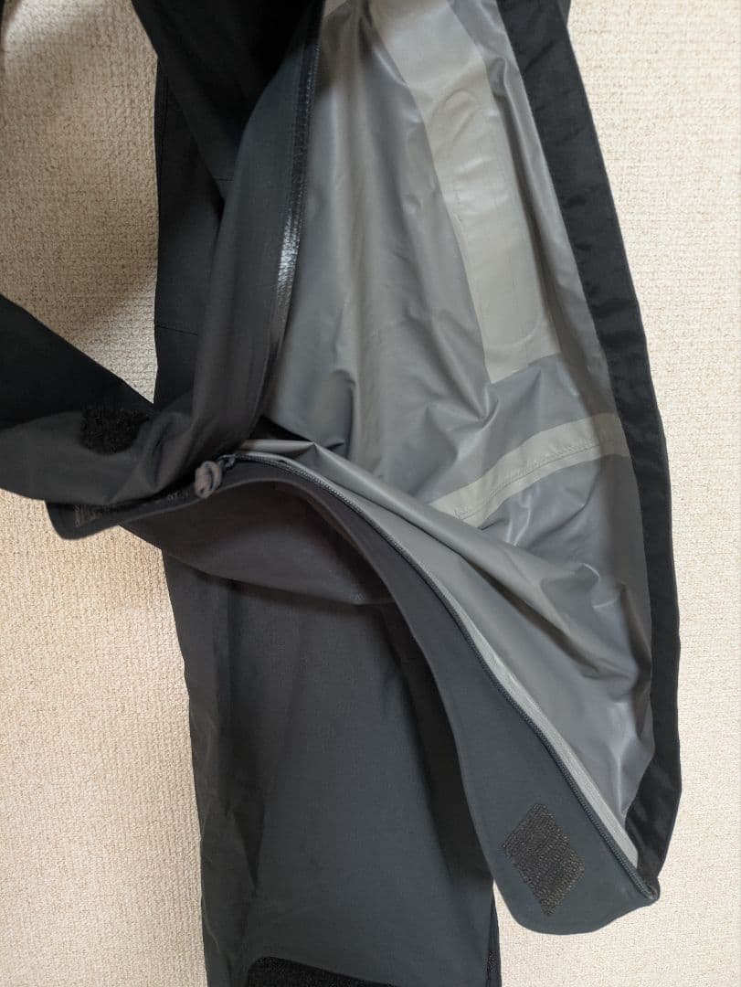 ほぼ新品　スーパーストレッチ サイクルレイン パンツ　メンズМ　モンベル