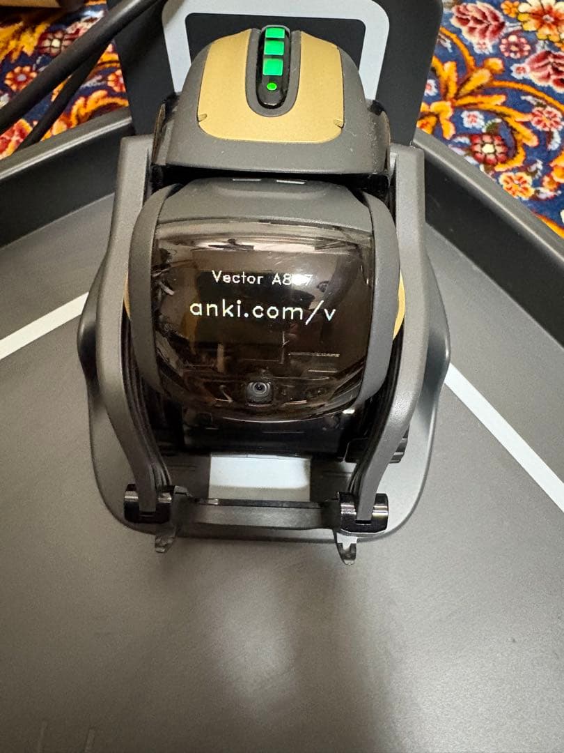 Anki Vector ロボット(付属品は説明書以外全て)と専用スペース
