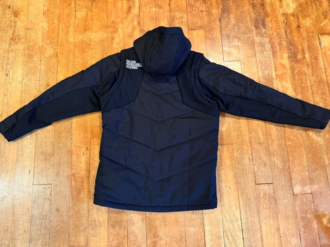 美品】オークリー・アンイーブン　パフジャケット（黒）Mサイズ