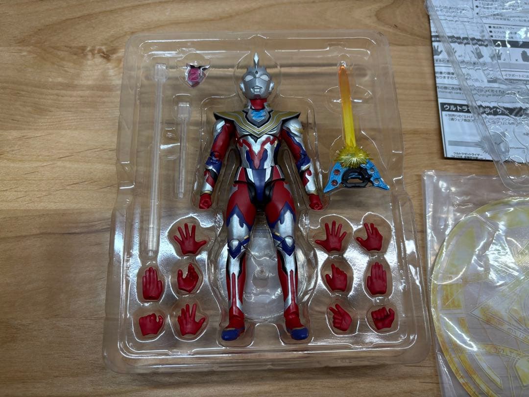 フィギュアーツ　ウルトラマンゼット　ガンマフューチャー