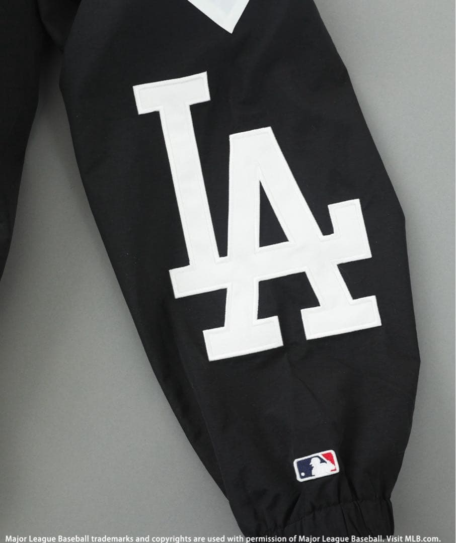 完売品　新品　MLB TOKYO SERIES 2025 配色ナイロンジャケット