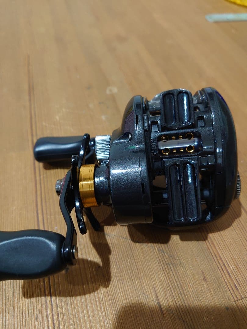 DAIWA　ダイワ　ブレイゾン 100SH L 左