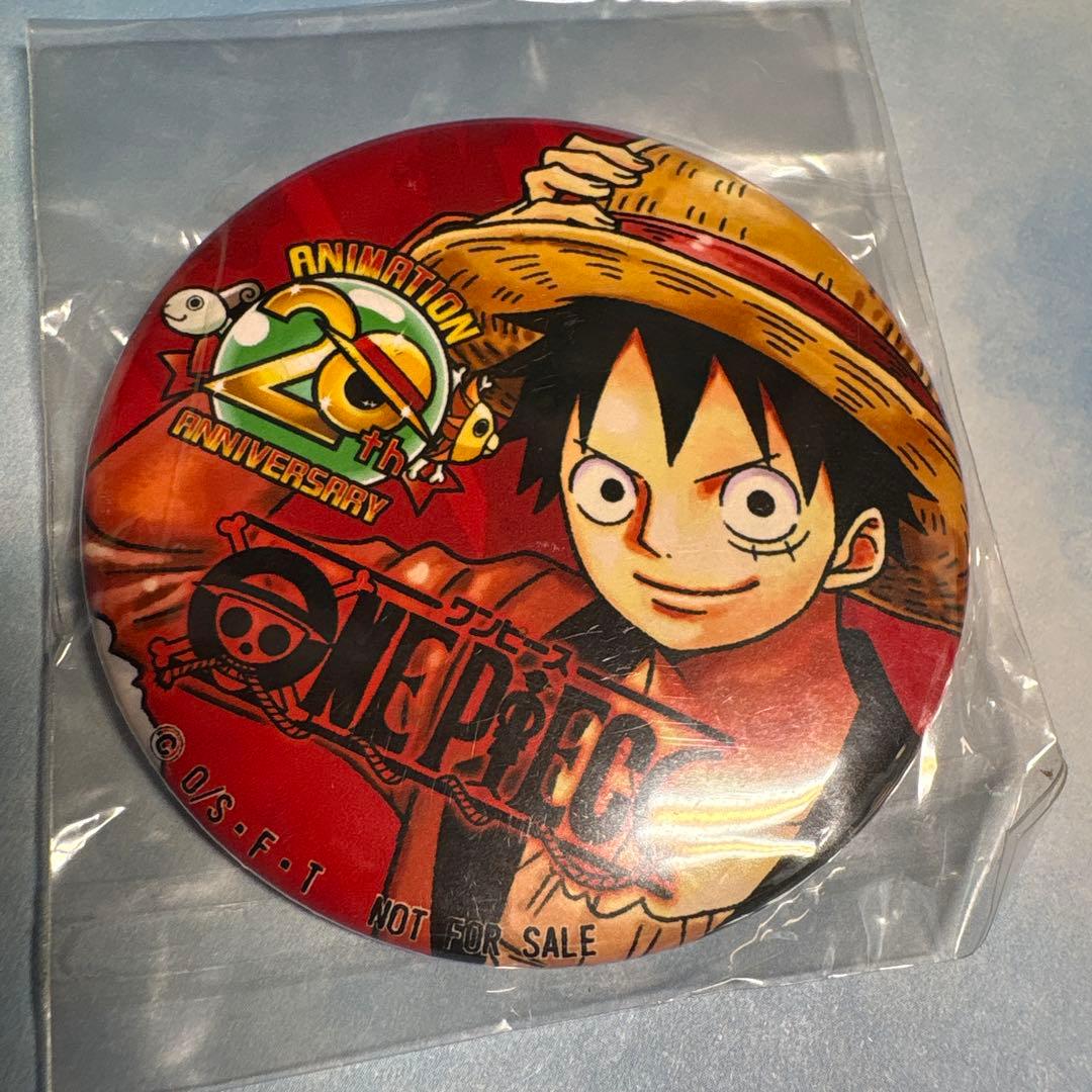 ONEPIECE ワンピース　ルフィ　20周年記念缶バッジ　セブンネット