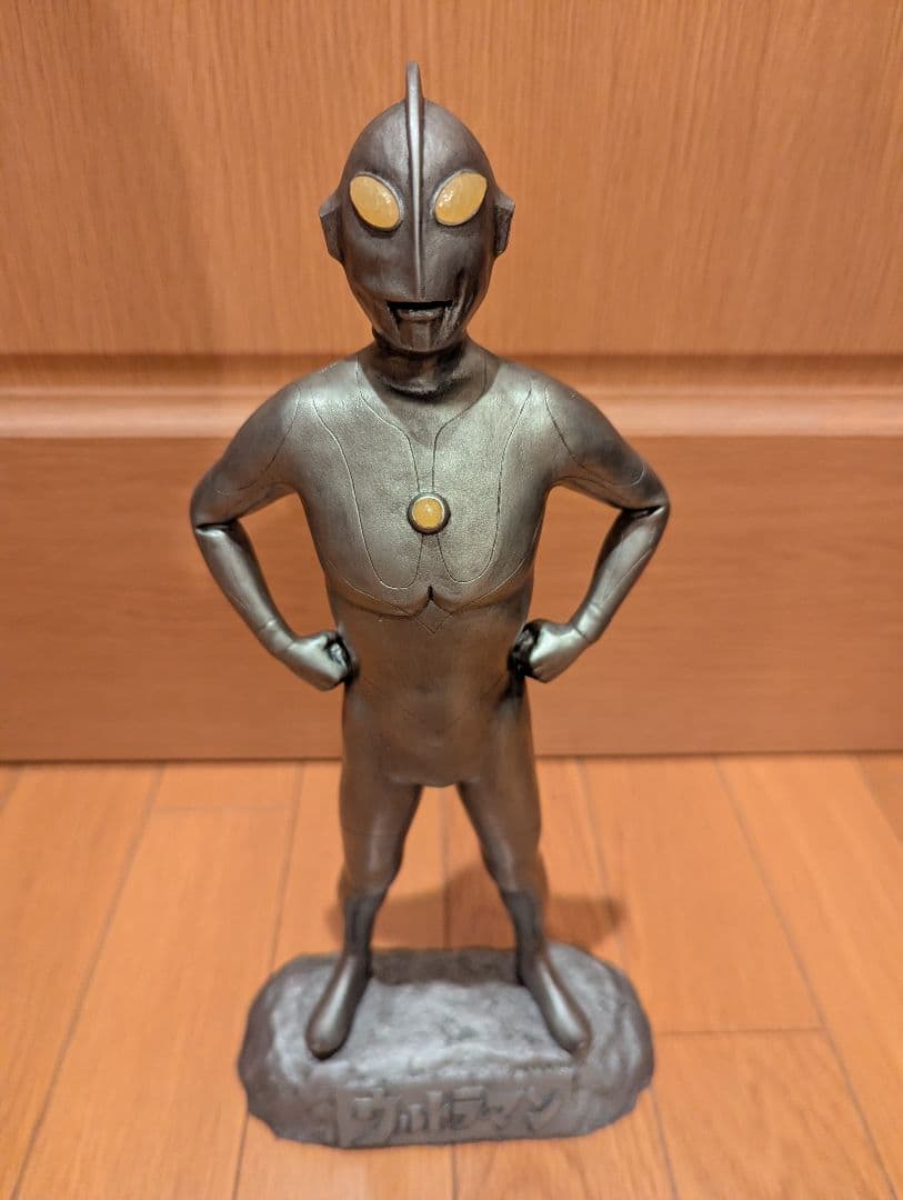 ウルトラマン フィギュア　古谷敏の直筆サイン入りパーケージと製品説明書付き