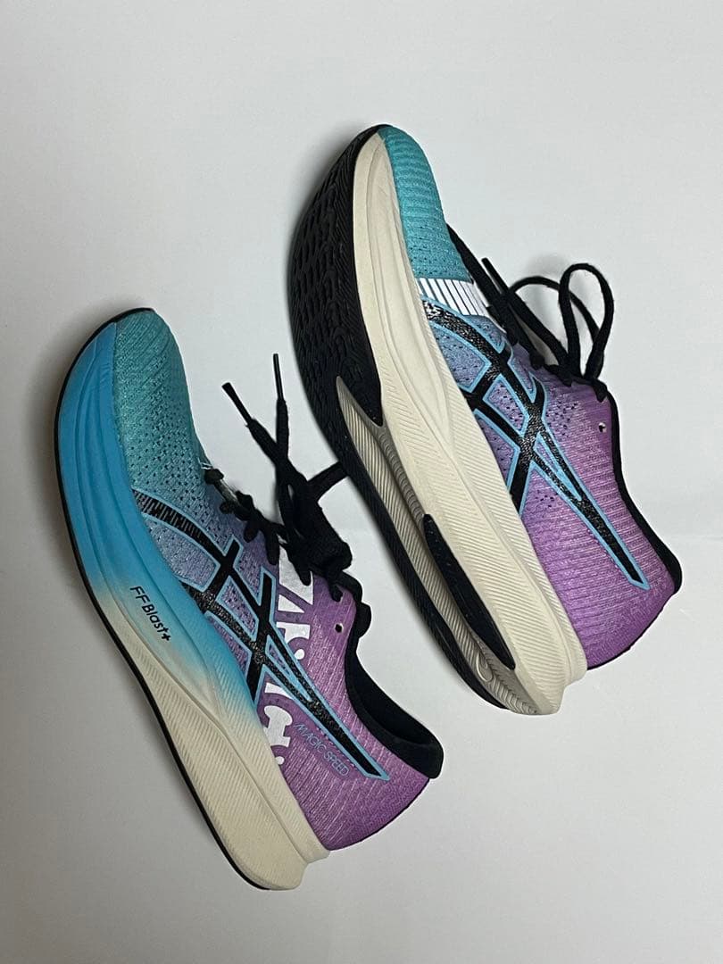 asicsマジックスピード2  23.5センチ