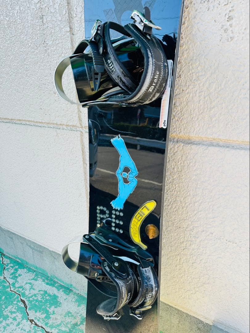 【リユース品】BURTON バートン　スノボー板　ビンディング付　152ｃｍ