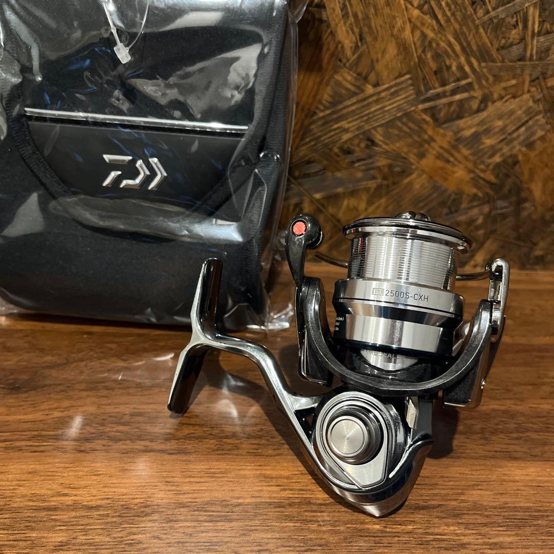 〇カスタムフルチューン〇美品　18イグジストFC LT2500S-CXHダイワ