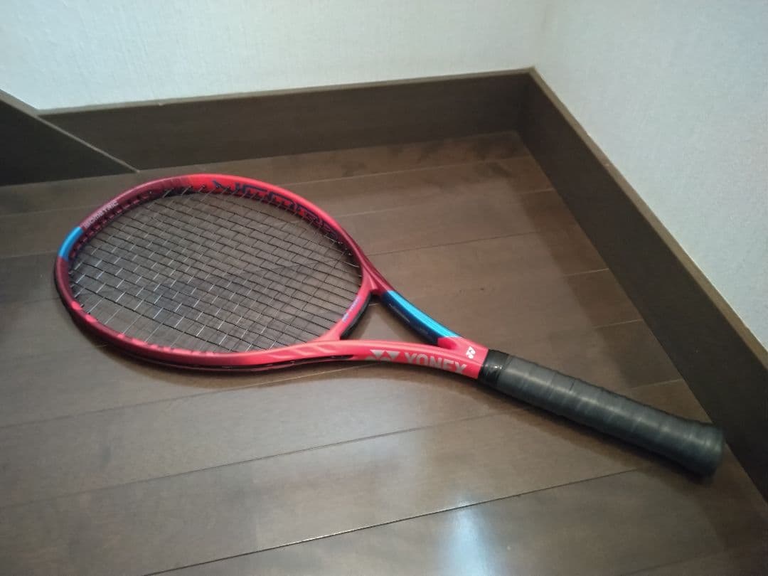 美品！YONEX VCORE 100 硬式用テニスラケット