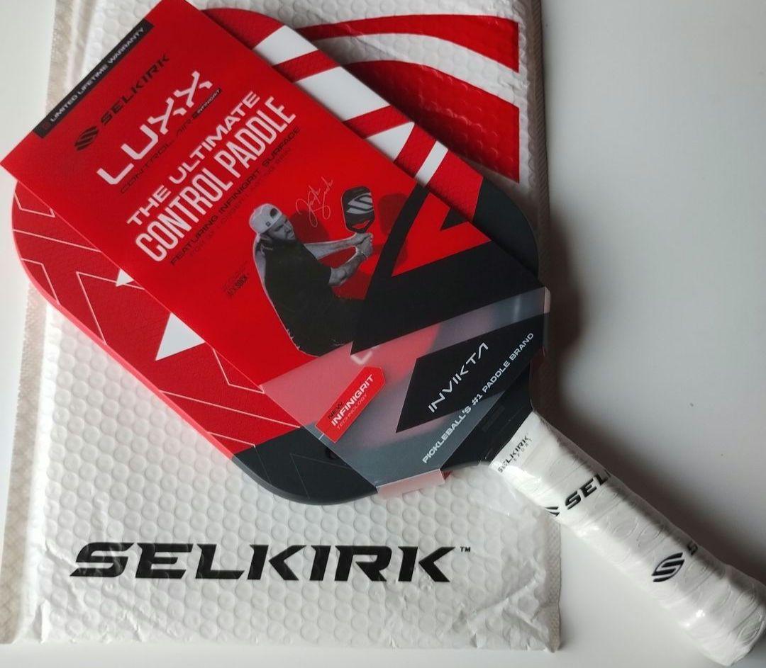 新品 セルカークLUXX Control Air ピックルボール パドル