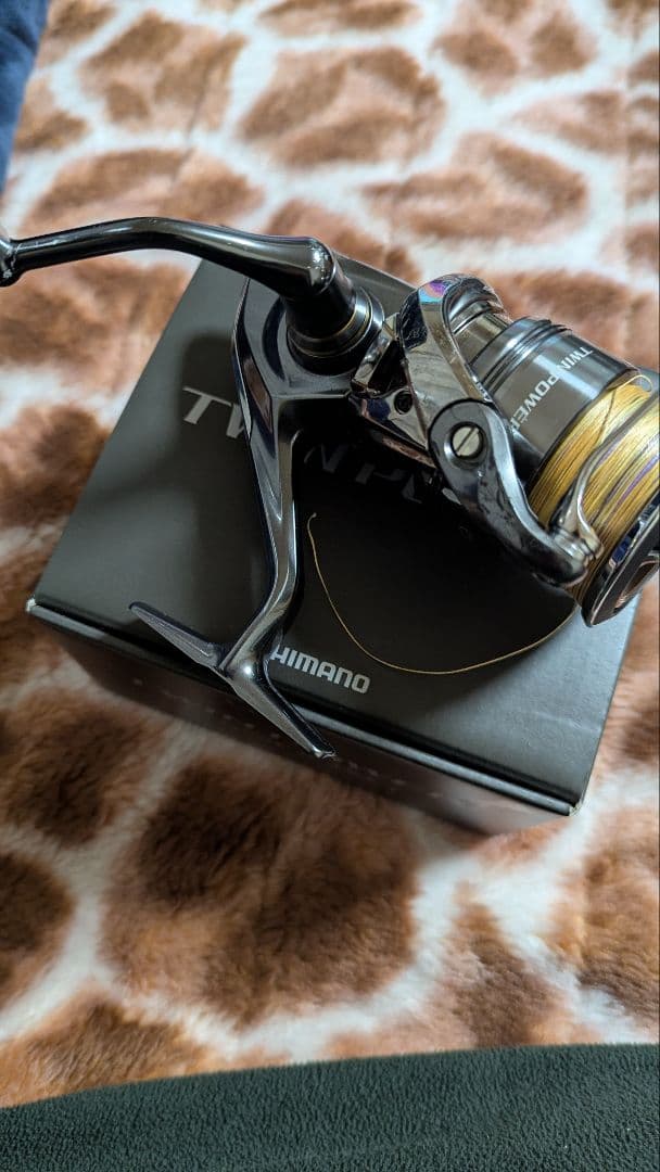 フ*ル様 SHIMANO 24TWIN POWER C5000XG スピニングリ