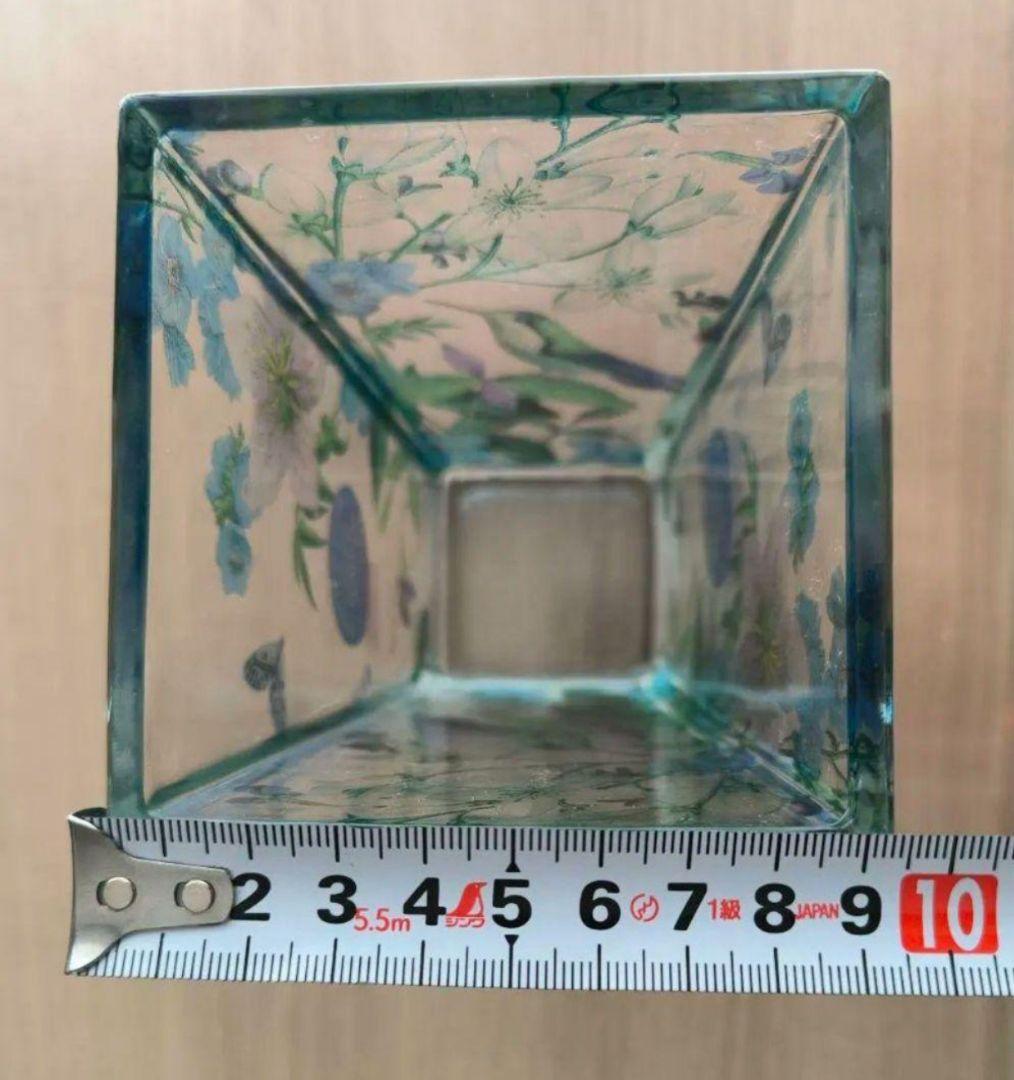 花と鳥のデザイン透明ガラス花瓶 ボタニカル 鳥 草花 蝶々 蜂鳥 ナチュラル