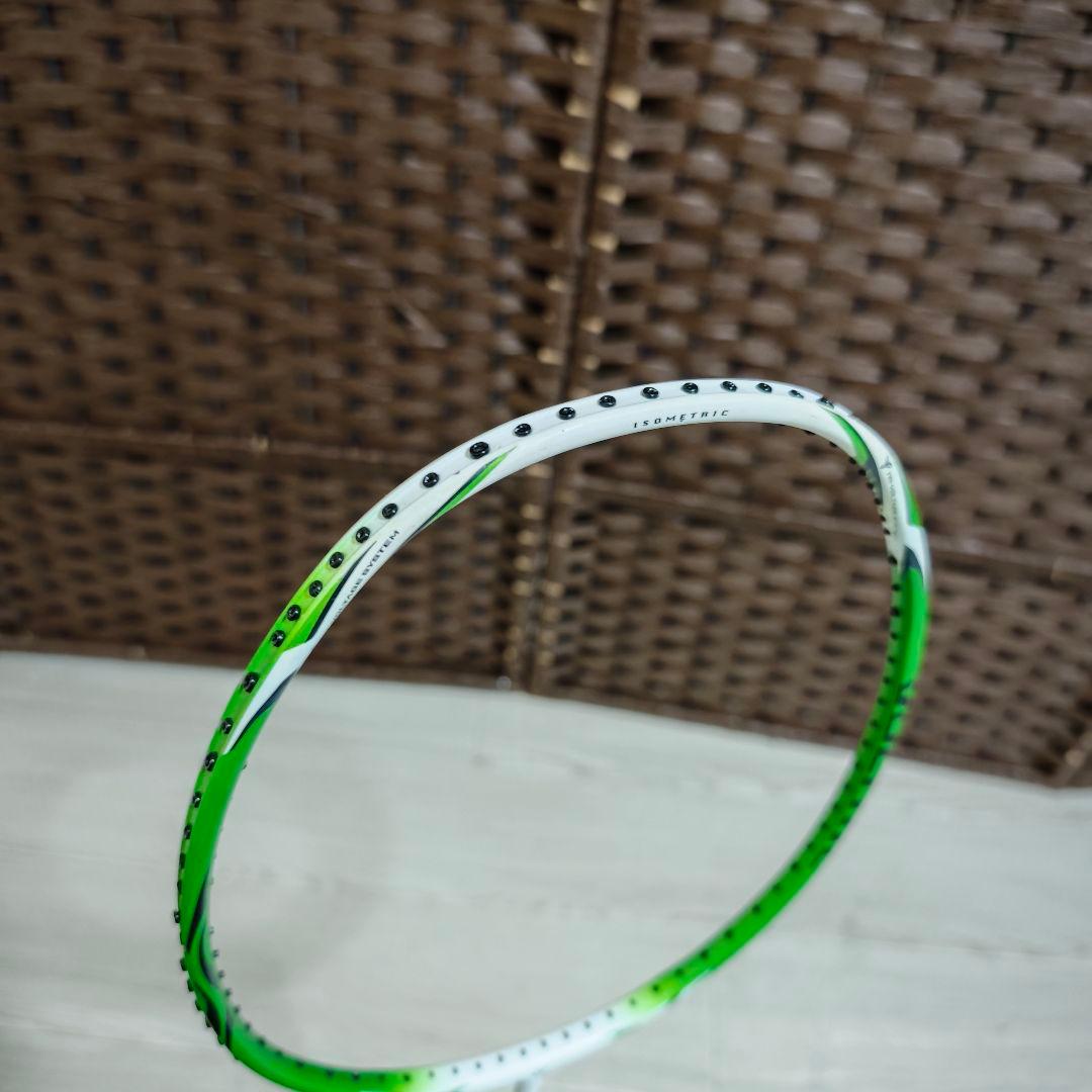 【極美品】 YONEX VOLTRIC30 5U G6 バドミントンラケット