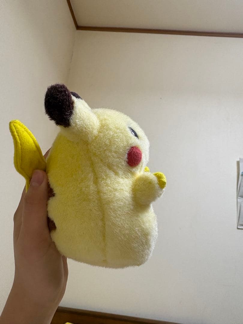 初期ピカチュウ お腹を押すとピーと音が鳴るぬいぐるみ