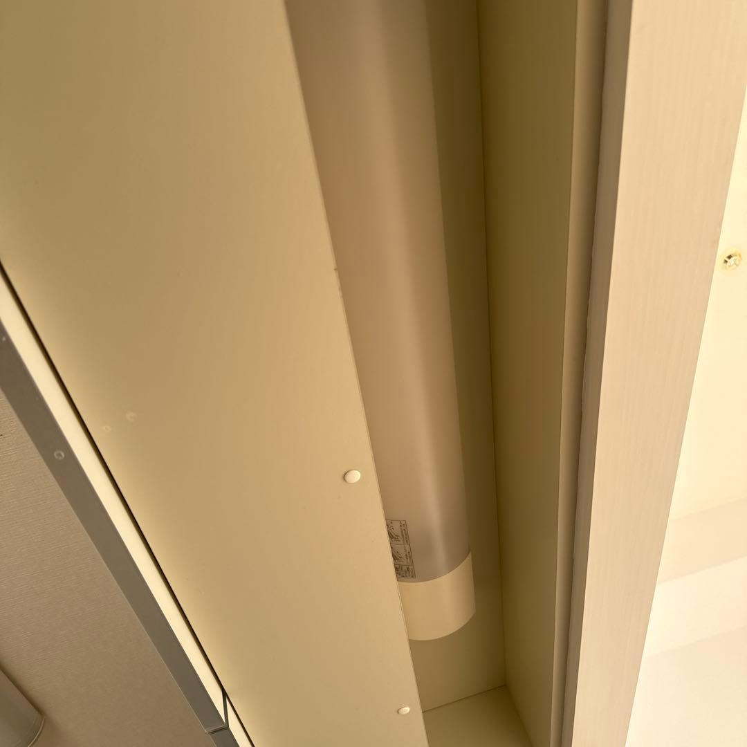 ホワイト壁掛けキャビネット 3棚付き