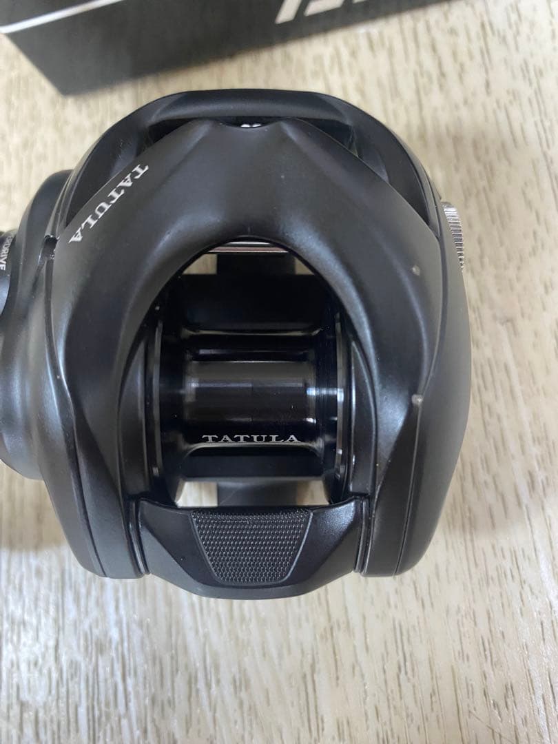 24タトゥーラ　TATULA TW 100HLベイトリール 左ハンドル　7.1