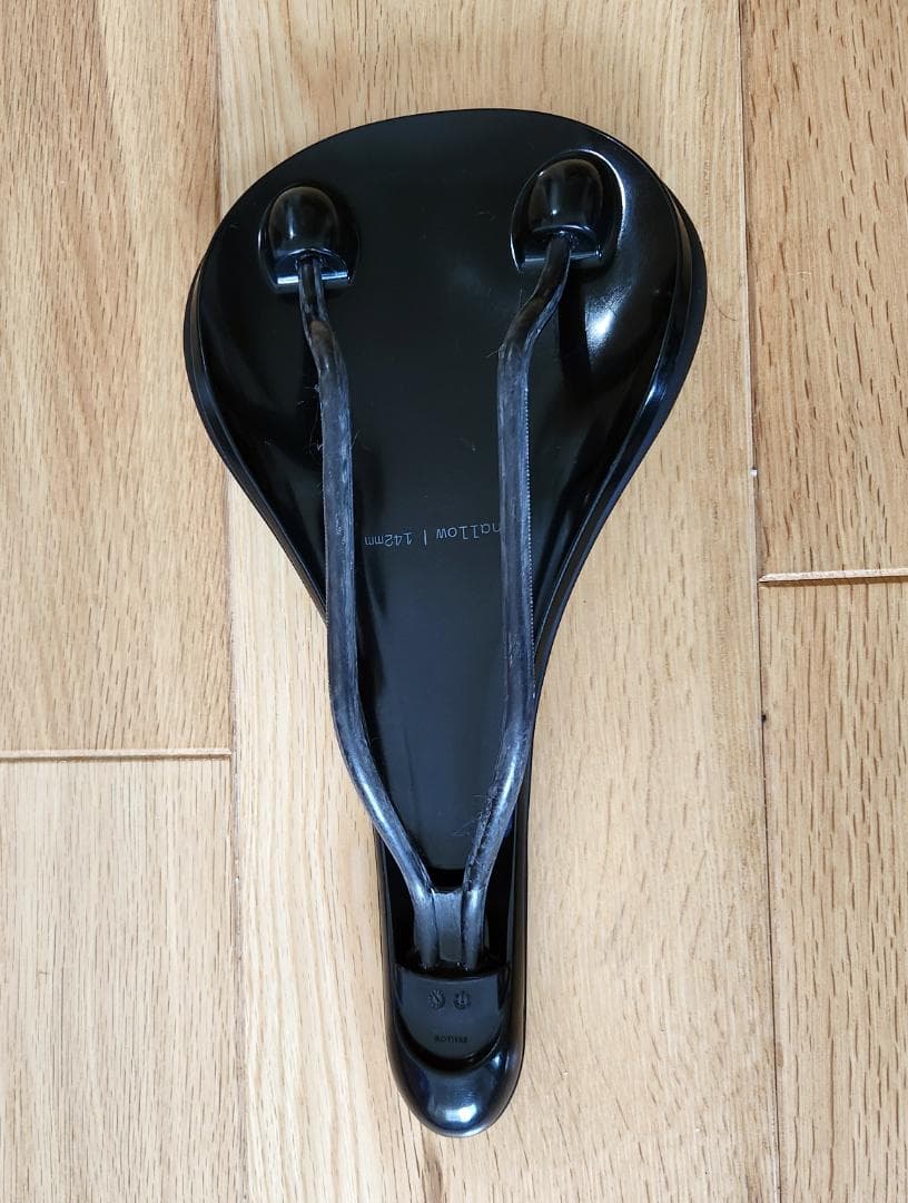 Scoop Carbon Saddle 142mm Shallow スクープ