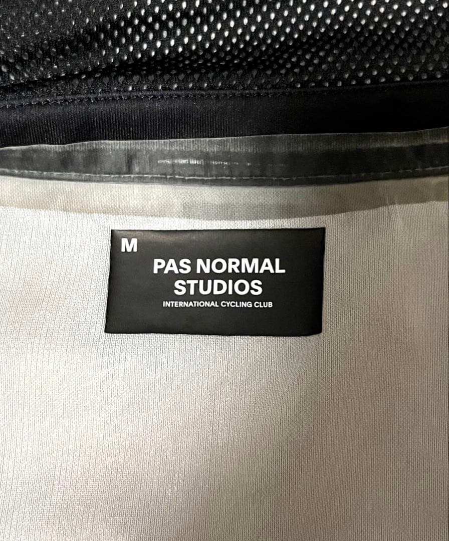 PAS NORMAL STUDIOS ウィンドブレーカー M ブラック