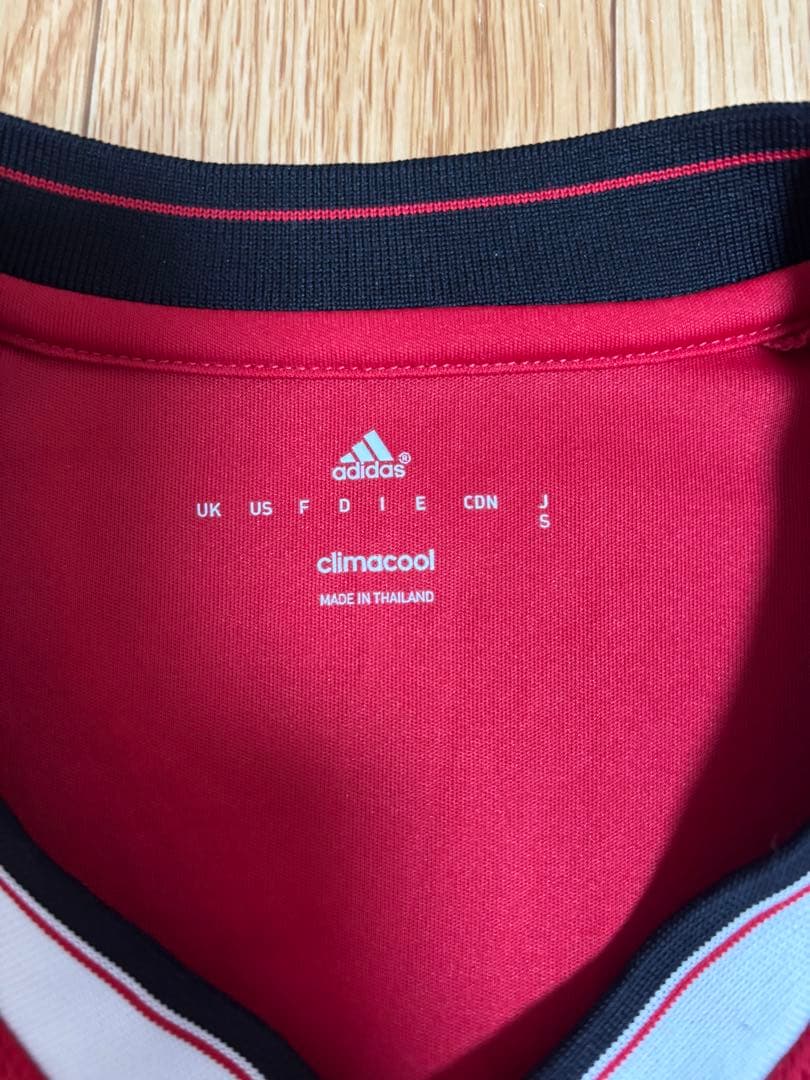 Manchester United adidas レッドシャツ