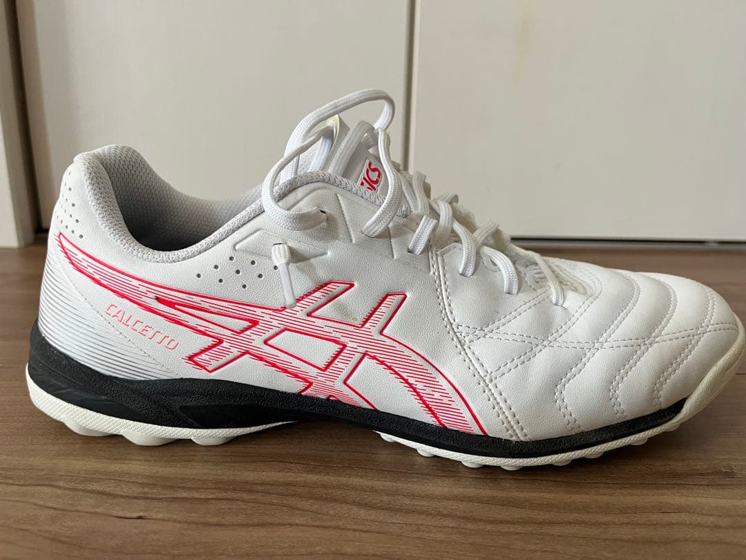 ASICS CALCETTO フットサルシューズ ホワイト/レッド　27センチ