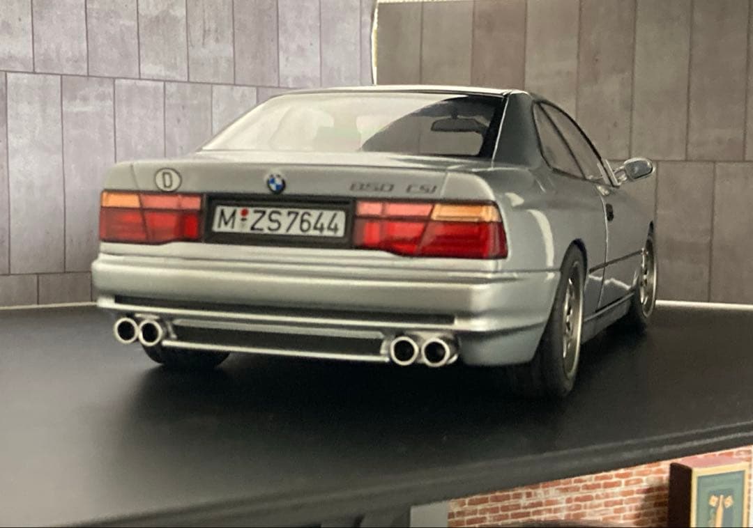 ソリード 1/18  E31 850CSi ミニカー