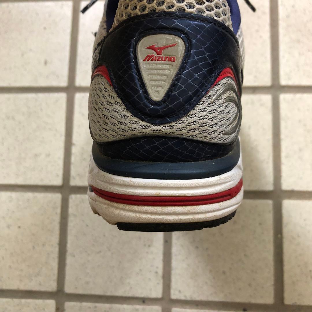 Mizuno Wave Rider 14 シルバー 27.0cm