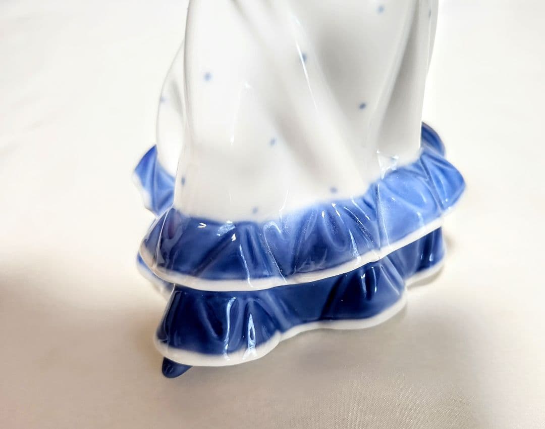 プルメリアリヤドロ【美品・箱入り】フィギュリン《リトルダンサー・ファニータ