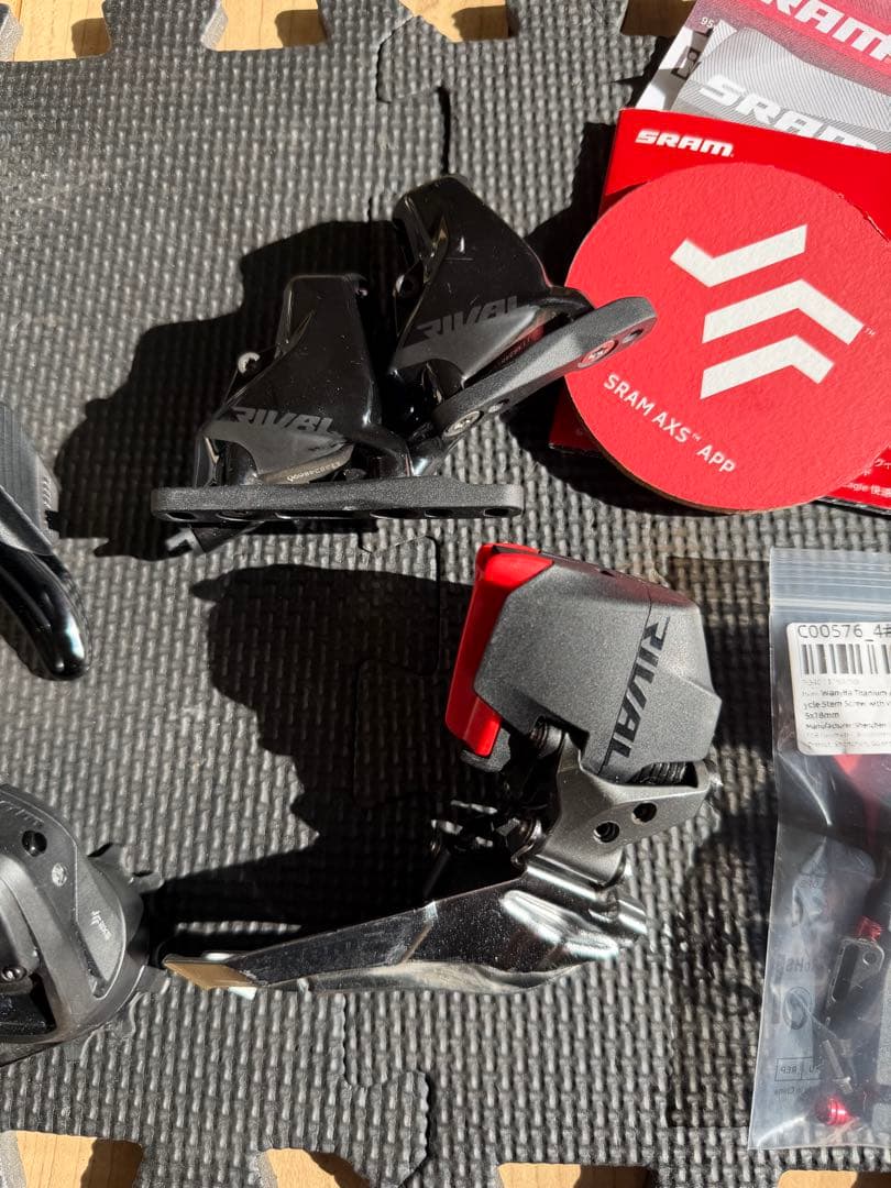 SRAM Rival eTap AXS セット（レバー/FD/RD/ブレーキ）