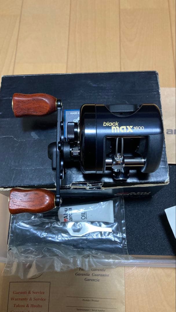 アブ　Black Max 1600C アブ　ハンドルウッドカスタム　未使用