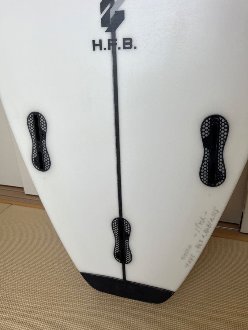 【超美品】送料込HFB P3 EPS 5.11サーフボード FCS2