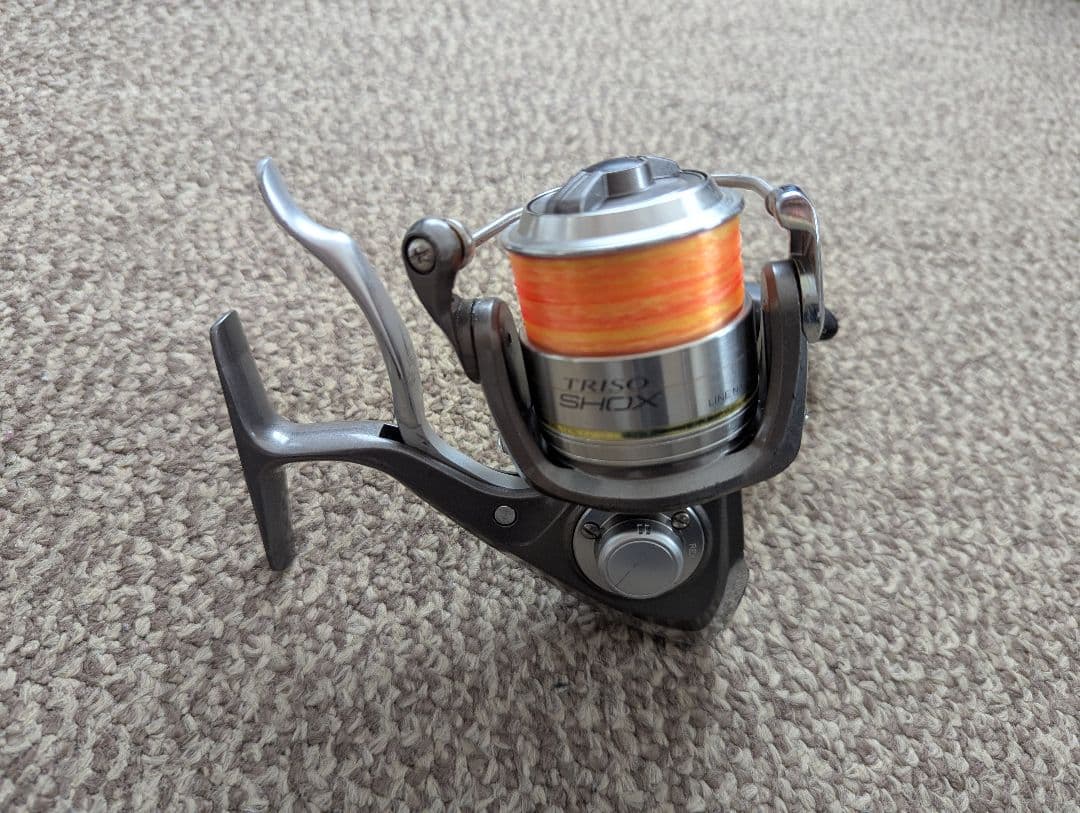 リール DAIWA TRISO2500LBD