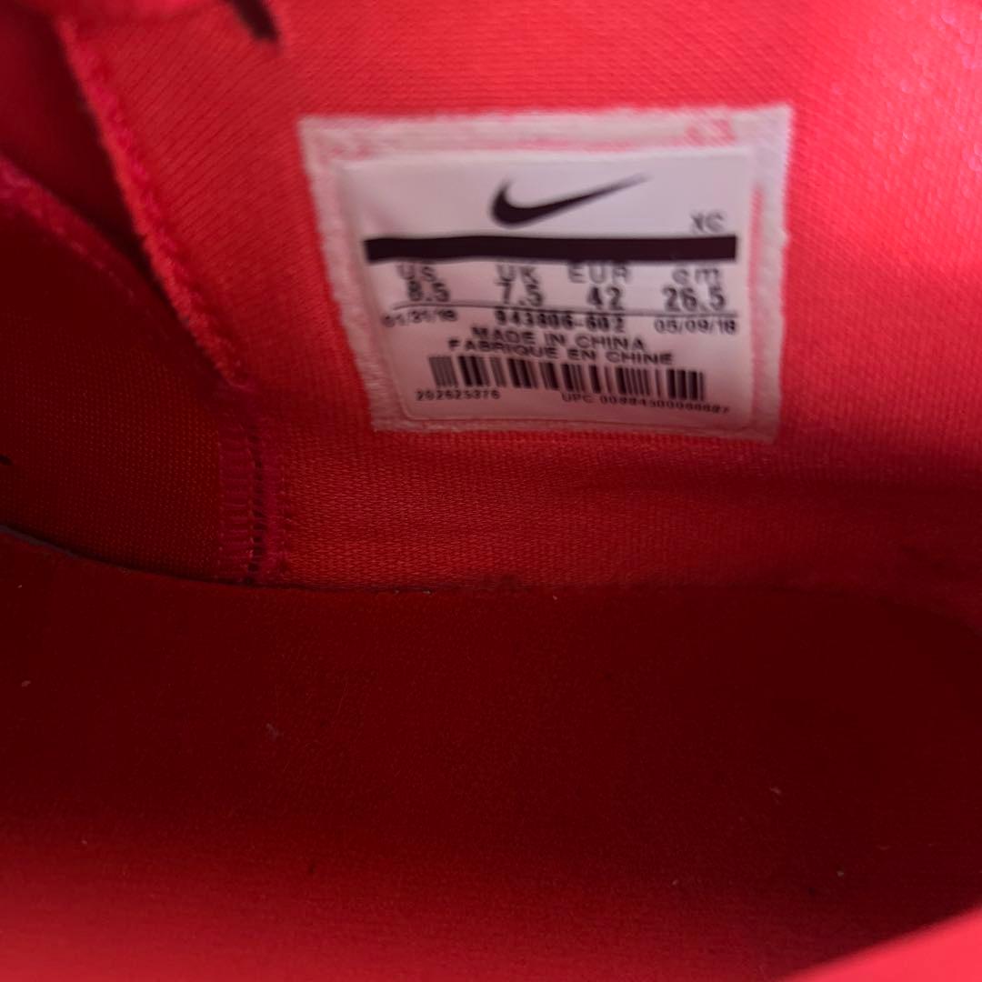 超希少Nike Kyrie 4 \"Red Carpet\"