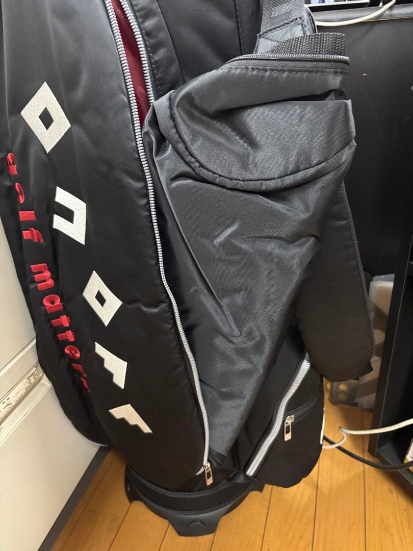 onoff オノフ ゴルフバッグ キャディーバック黒/赤 ロゴ入り