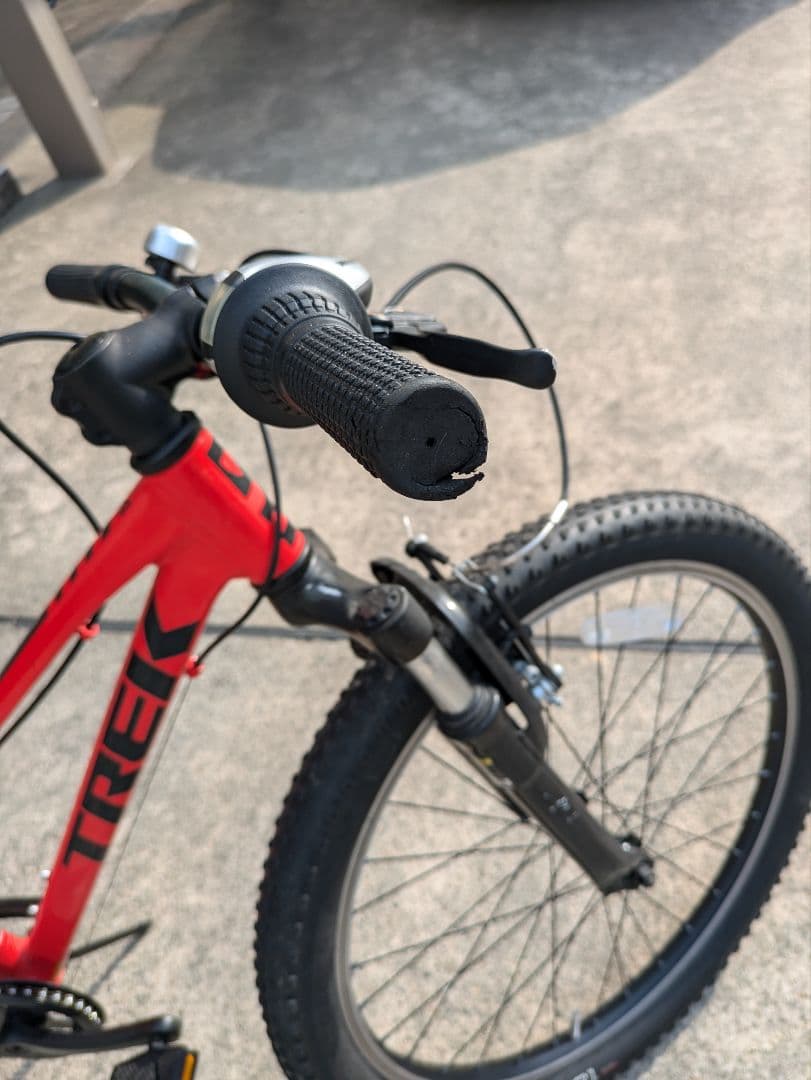 Trek 24インチ キッズバイク 赤 (引き取り可能な方)
