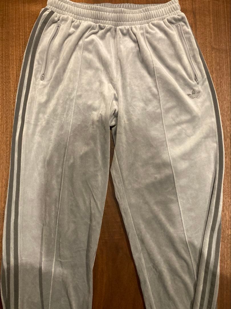 adidas originals ベロアパンツ　グレーXL