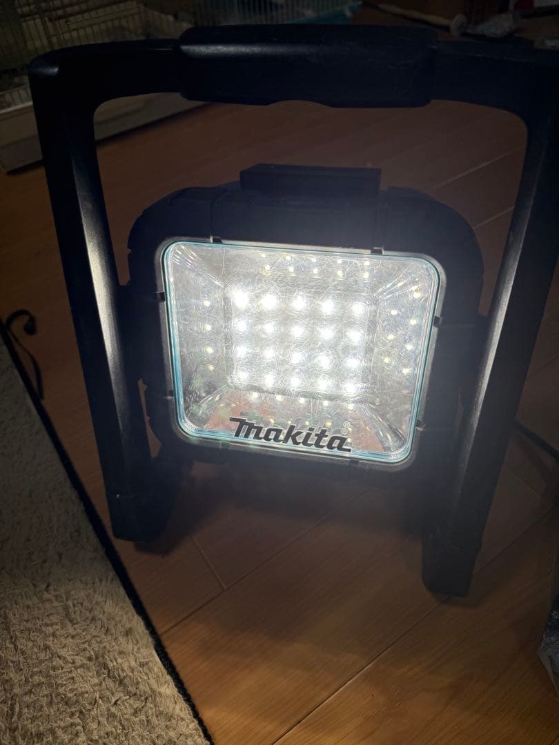 Makita ML805 LEDライト 18V3.0Ah付き